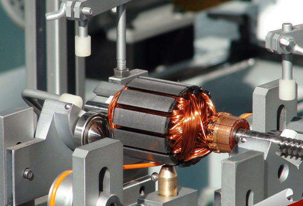 西安西瑪電機(jī)轉(zhuǎn)子動(dòng)平衡試驗(yàn)。